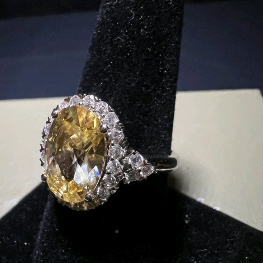 Womans Canary Yellow Sterling Silver Ring Size 9.75 - Picture 11 of 12